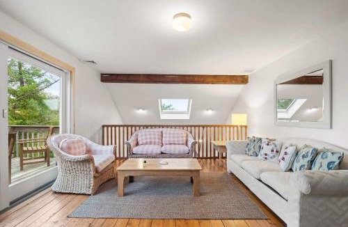 Truro House | Walk to Beach w Roof-Level Deck