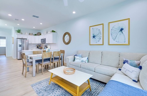Hudson Beach Estates House | Walk to Beach! Waterfront Hudson Townhome