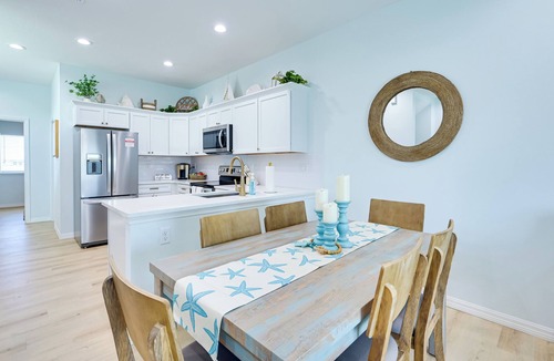 Hudson Beach Estates House | Walk to Beach! Waterfront Hudson Townhome