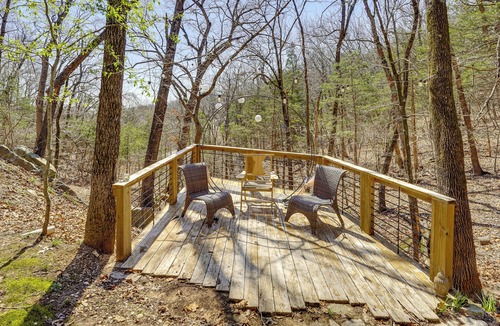 Lost Bridge Village House | Walk to Beaver Lake! 'The Cavehouse' w/4 Decks