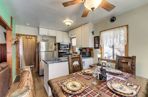 Boulder Bay Cabin | Walk to Big Bear Lake & Marina: Cozy Cabin w/Deck