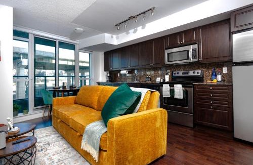 CityPlace Apartment | Walk to BMO Field- FIFA Fan Zone! Prime Location Condo