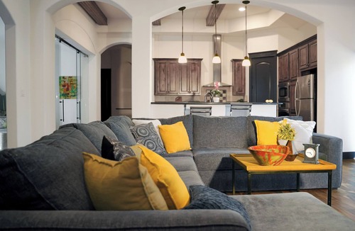 Lakeland Park House | Walk to Boat Launch: Stylish Austin Gem