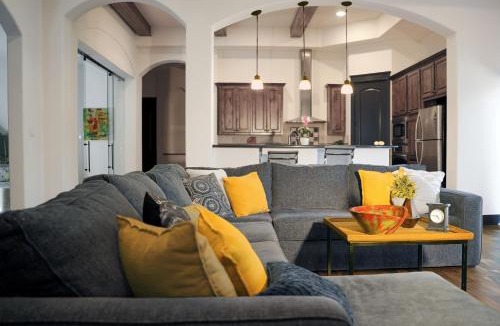 Lakeland Park House | Walk to Boat Launch Stylish Austin Gem
