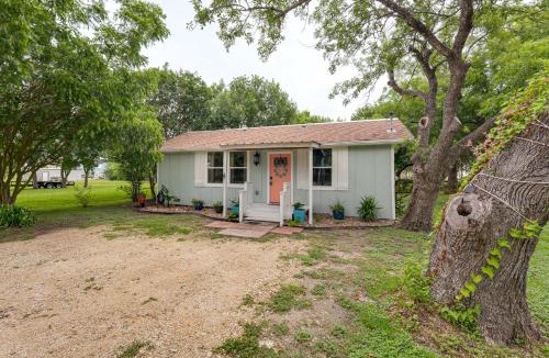 Long Mott House | Walk to Boat Ramp: Newly Remodeled Seadrift Home!