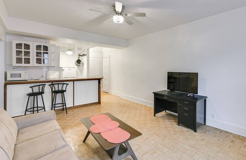 Beacon Hill Apartment | Walk to Boston Common: Bright Apt w/Rooftop Deck