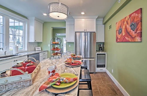 Downtown Branson House | Walk to Branson Landing! Dtwn Home w/Pool Access