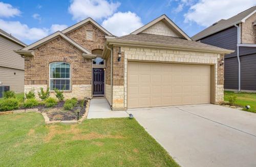 College Station House | Walk to Brazos County Expo: Elegant Home w/Grill!