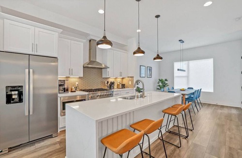 Hurwood Heights Villa | Walk to Brewery, Coffee & Geodis Park. Rooftop Views.
