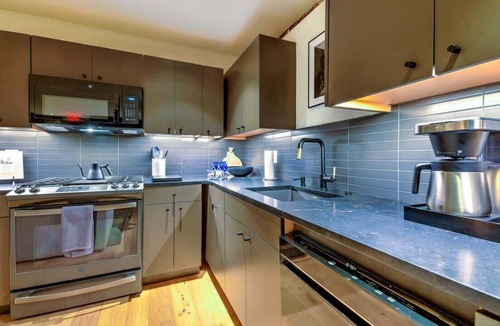 Arts District Apartment | Walk to Broadway! Stylish 2BR in Historic Home!