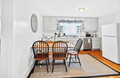 Danville House | Walk to Caesars Casino | 3BR Home w/King Bed