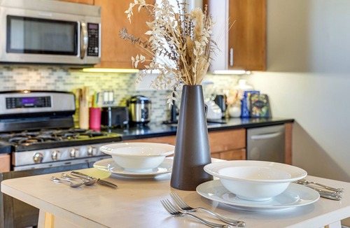 North Central Apartment | Walk to Caltrain! Studio in Dtwn San Mateo