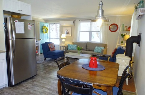Campground Landing Cottage | Walk to Campground Beach Modern, Well‑Kept Cottage