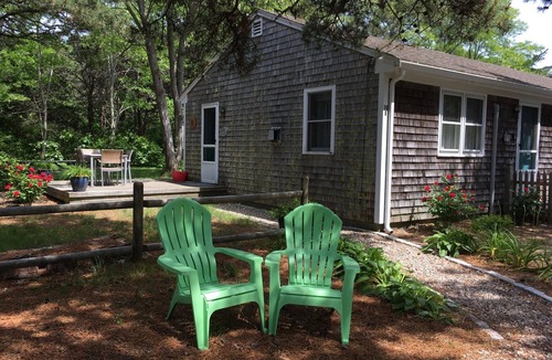 Campground Landing Cottage | Walk to Campground Beach Modern, Well‑Kept Cottage
