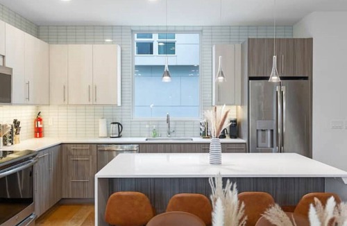 Squire Park House | Walk to CapHill 3B2B Designer w/Rooftop & Parking