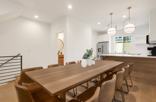 Minor House | Walk to CapHill 4B2.5B Sleeps 12 w/Rooftop deck