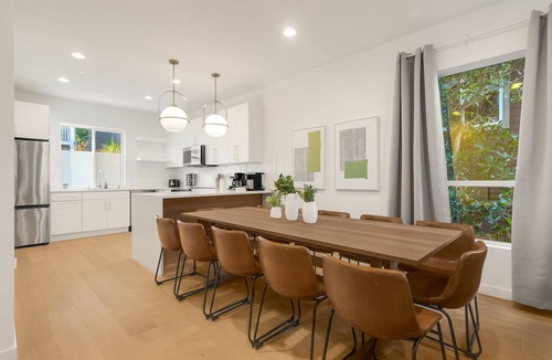 Minor House | Walk to CapHill 4B2.5B Sleeps 12 w/Rooftop deck