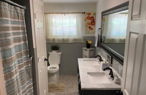 Montville House | Walk to Casino with POOL+HOT TUB