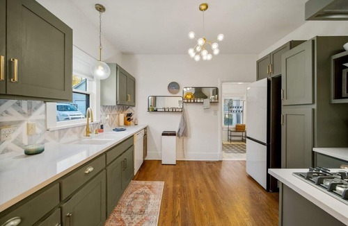 Cherry Street House | Walk to Cherry St, Utica Sq, pets & hot tub!