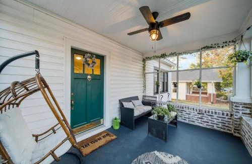 Cherry Street House | Walk to Cherry Street,pets, hot tub by HVNLYhomes