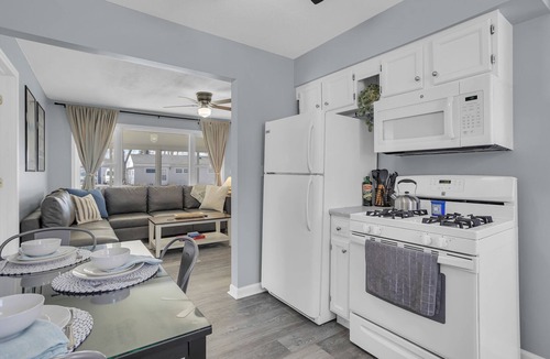 Clarklake House | Walk to Clark Lake + Beach Bar, Firepit, Porch, Sleeps 8