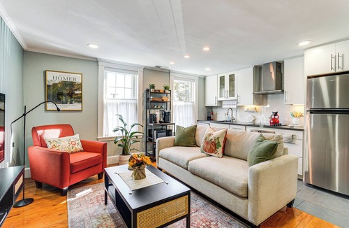 Harbor View - Orient Heights Apartment | Walk to Constitution Beach: Mid-Century Boston Gem