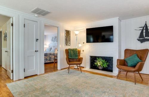 West Hyannisport House | Walk to Craigville Beach Cape Cod Gem with Patio