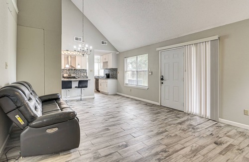 Barker Apartment | Walk to Creek! Houston Base Near Shops & Eateries