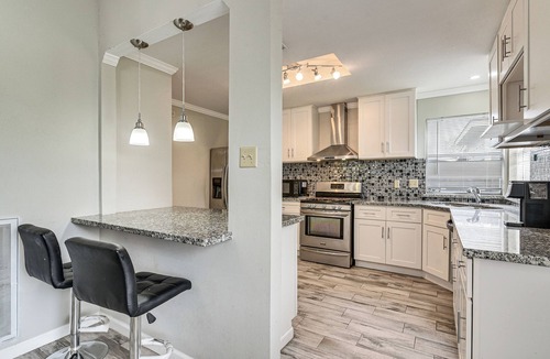 Barker Apartment | Walk to Creek! Houston Base Near Shops & Eateries