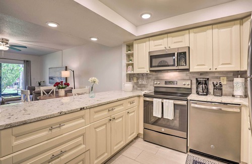 Crescent Beach Apartment | Walk to Crescent Beach: Condo w/Pool Access