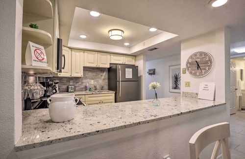 Crescent Beach Apartment | Walk to Crescent Beach: Condo w/Pool Access