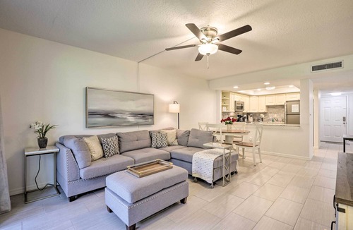 Crescent Beach Apartment | Walk to Crescent Beach: Condo w/Pool Access