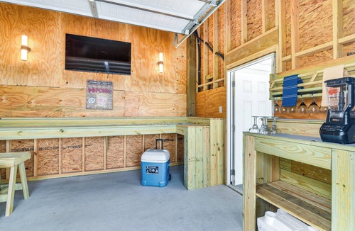 Crystal Beach Cottage | Walk to Crystal Beach: 'the Sandbar Escape'