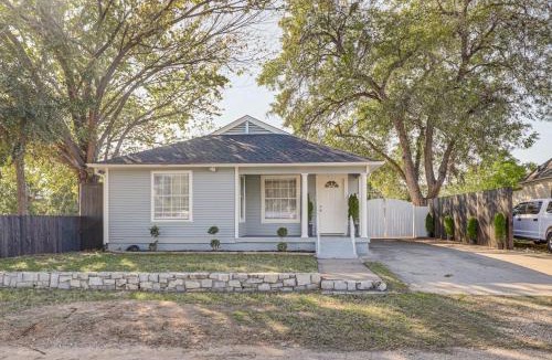 Fort Worth House | Walk to Cultural District: Fort Worth Home w/Yard