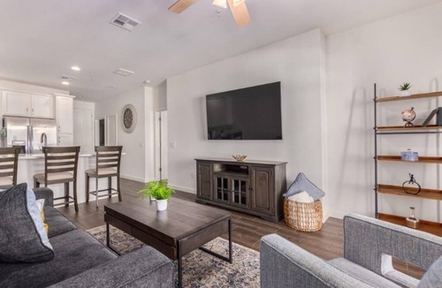 Ocotillo Condo | Walk to Dining | Modern Condo + Resort Pool