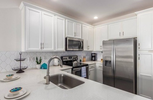 Ocotillo Condo | Walk to Dining | Modern Condo + Resort Pool
