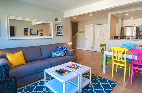 Hermosa Village Condo | Walk to Disneyland Family-Friendly Condo Pool Access
