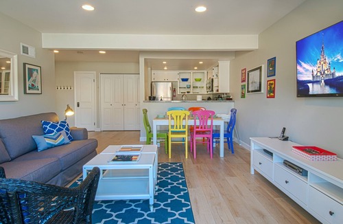 Hermosa Village Condo | Walk to Disneyland Family-Friendly Condo Pool Access