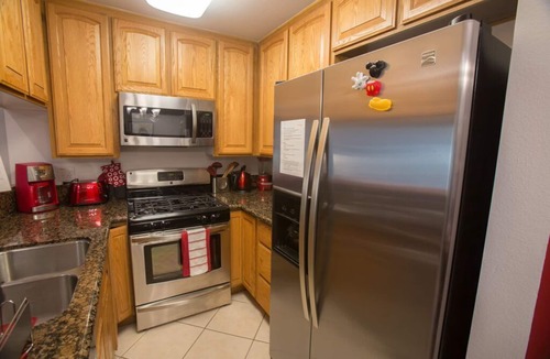 Hermosa Village Condo | Walk to Disneyland +Pool +Family Amenities