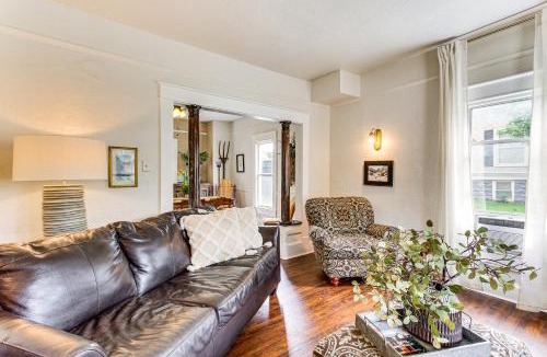 Guthrie House | Walk to Downtown: Historic Guthrie Home on Mansur