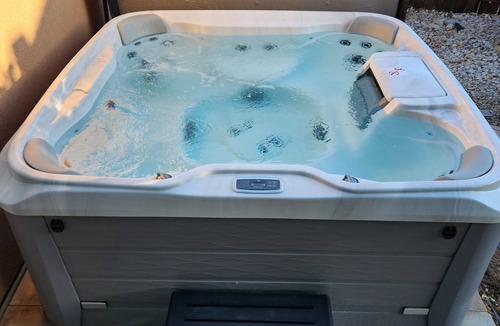 Moab Condo | Walk to Downtown! Private Hot Tub, Fireplace, Indoor Pool