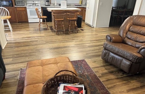 Downtown House | Walk to Downtown Restaurants,Markets,Events. Close to Navy base and Beaches.