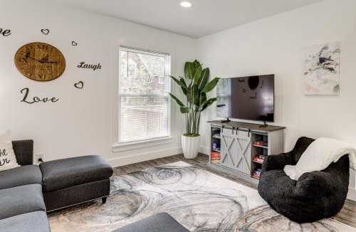 Geneva House | Walk to Downtown & Seneca Lake: Updated Retreat!