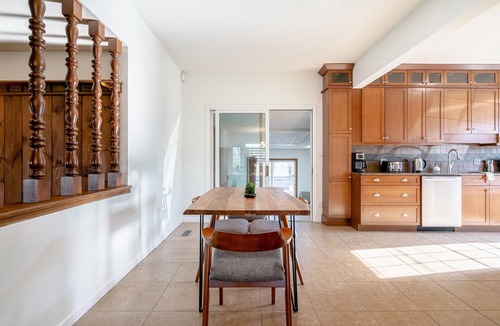 Ruthven House | Walk to Downtown Wine Route Retreat w/Pool