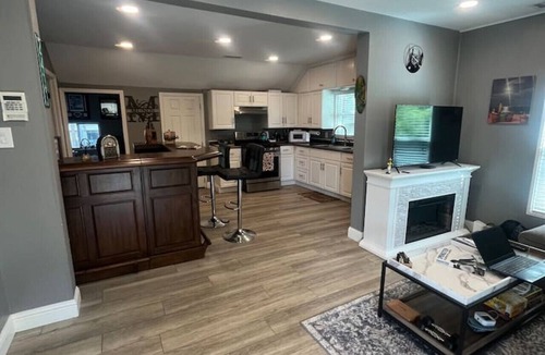 Pleasanton House | Walk to Downtown | Workspace + Pet Friendly