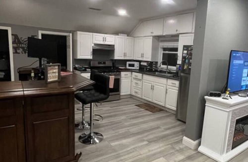 Pleasanton House | Walk to Downtown | Workspace + Pet Friendly