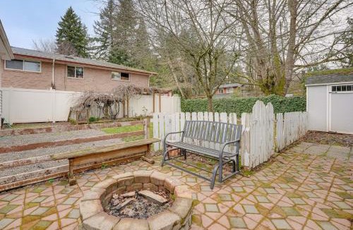 Camas House | Walk to Dtwn Camas: Pet-Friendly Retreat w/Yard!