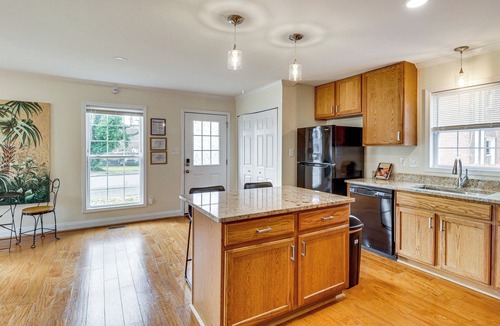 Hampton House | Walk to Dtwn & Campus! Spacious Hampton Home