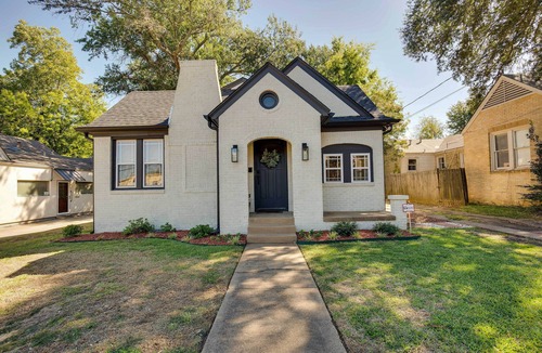 Tyler Cottage | Walk to Dtwn: 'tyler Tudor' w/Backyard