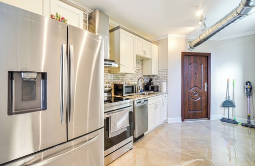 Troy Apartment | Walk to Dtwn & Waterfront: Roomy Troy Apt